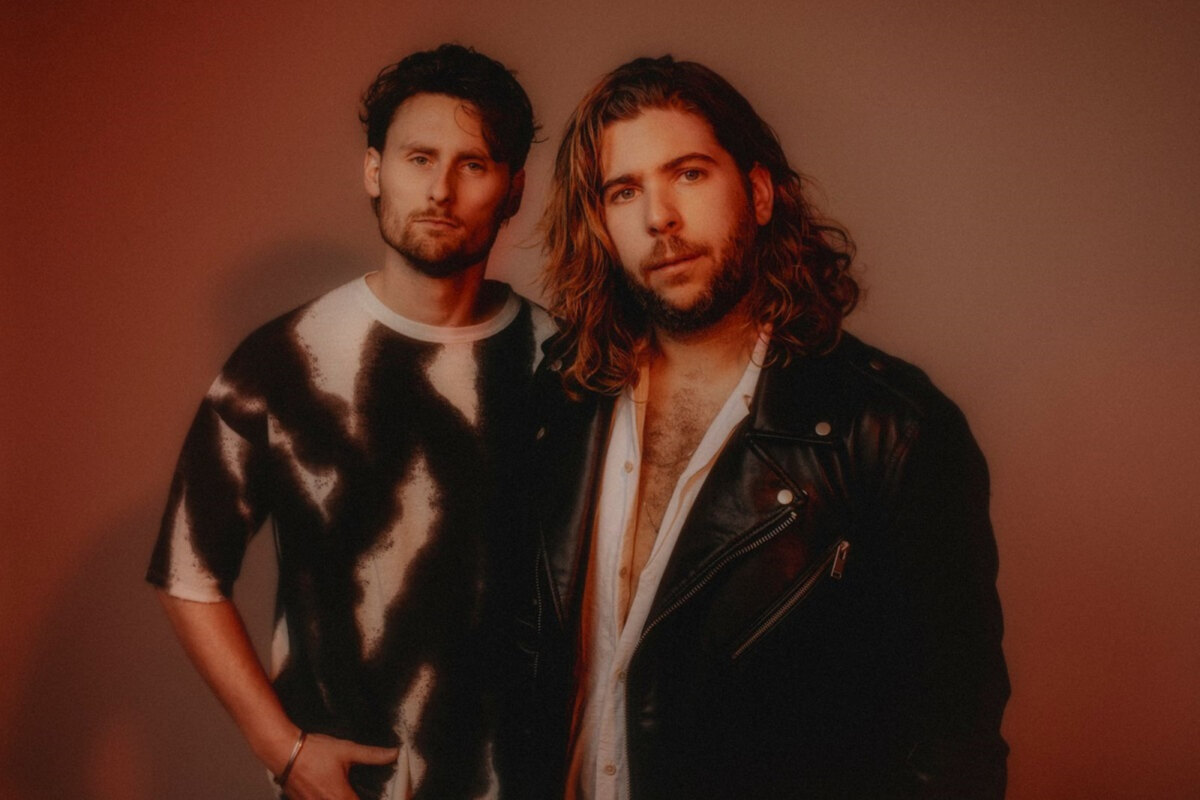 Between Cities releases  New Single ‘Quicksand’, A Powerful  New Chapter with Producer Dan Weller
