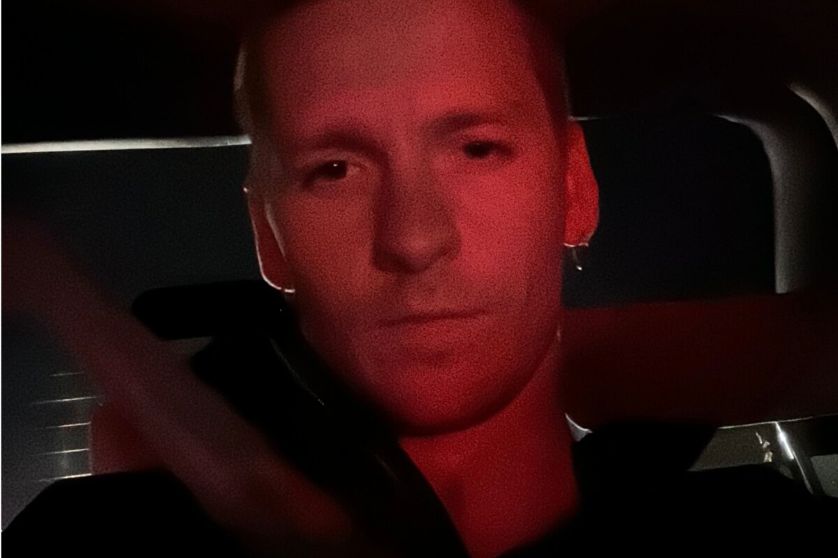 Oliver Symons lanceert single What is happening