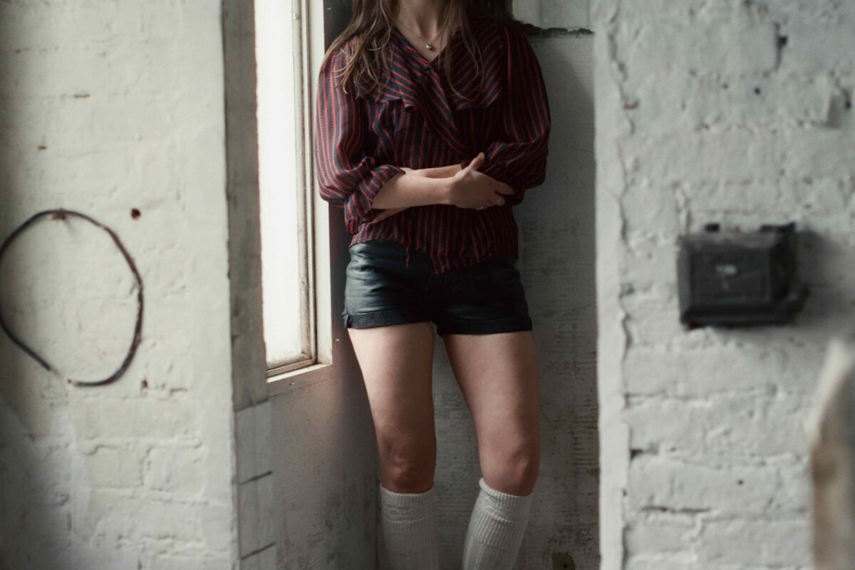 Nina Winder-Lind (from The New Eves) Releases new solo single & video, “Headfirst”