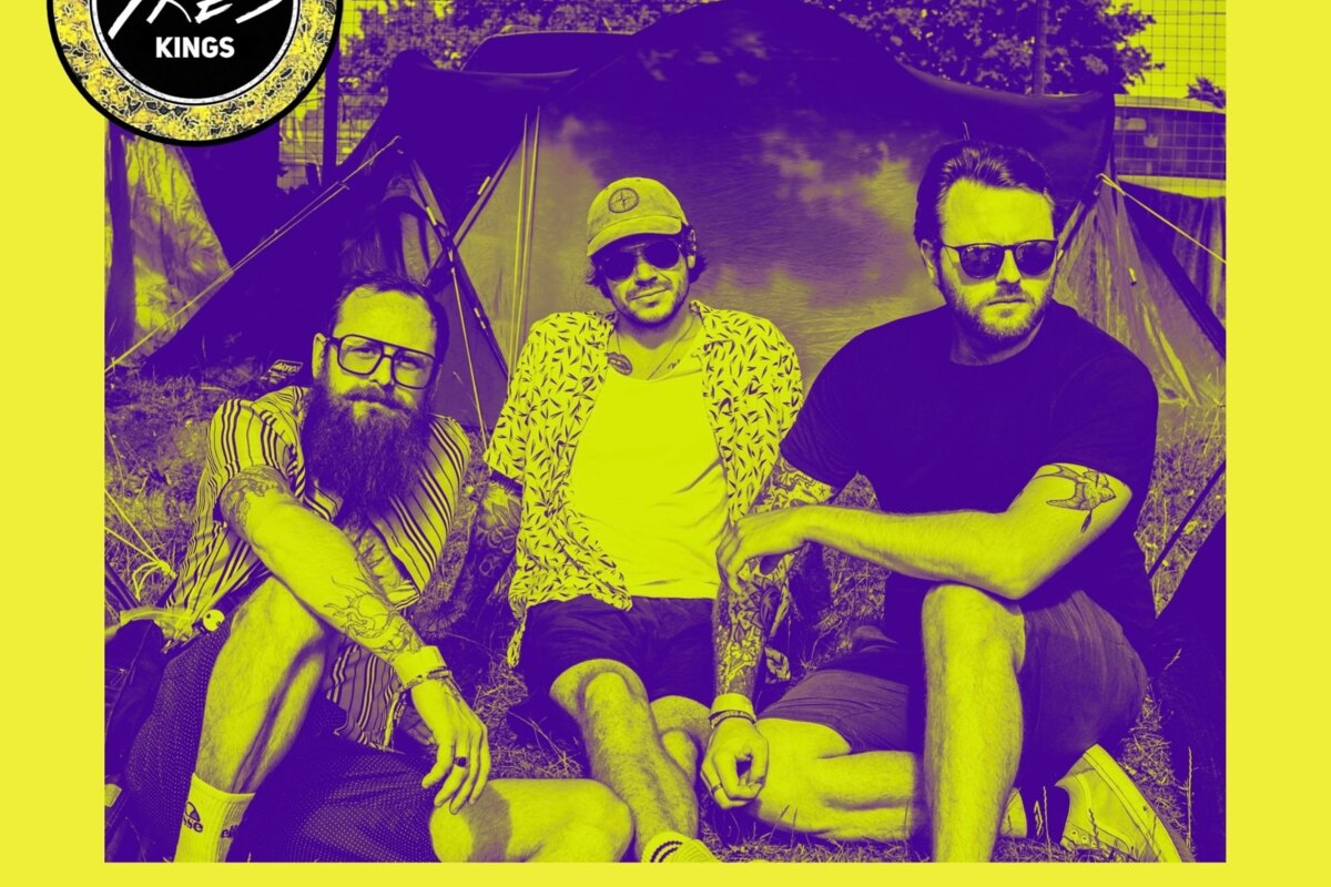 Fresh from supporting The Libertines - Tres Kings their upcoming EP; ‘Roll Up Your Sleeves’.