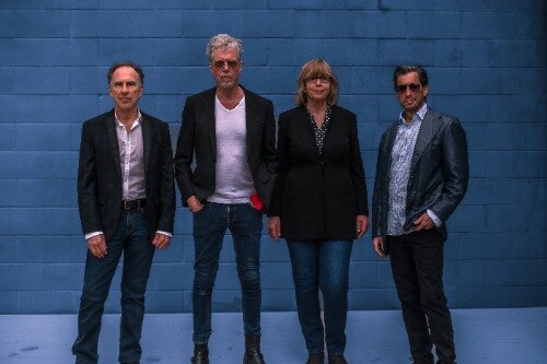 The Jayhawks delen single American Midnight