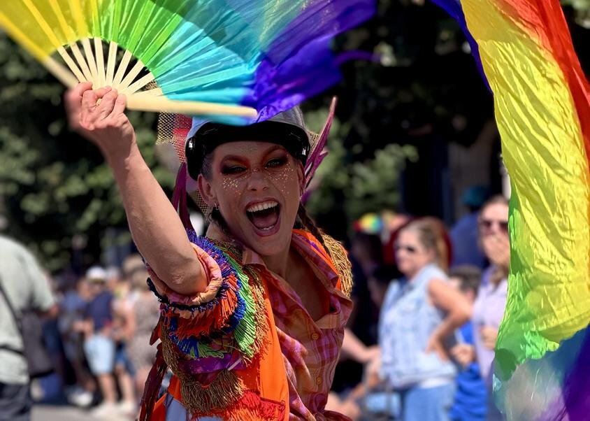 Proximus brengt Antwerp Pride 2026 live in bijna 600.000 huiskamers: “Dit is pas écht fearless”