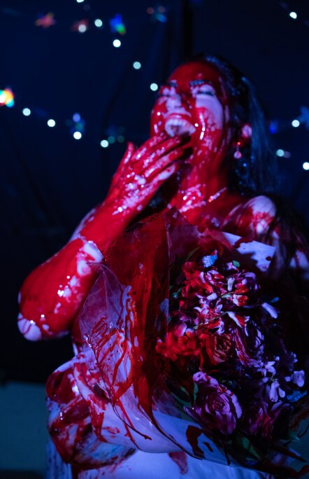 REII will drop her new bloody tune "Carrie"