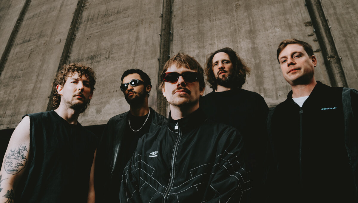 Interview met Sunday Charmers over album DRAMA met Britpop allures
