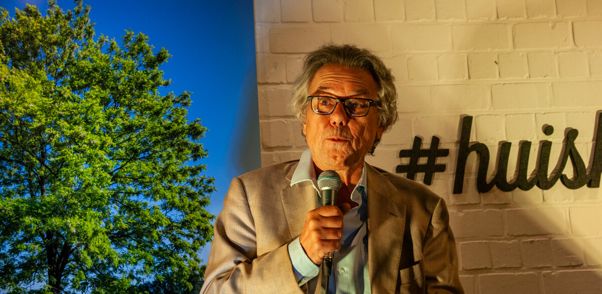 Johan Verminnen stelt nieuwe plaat, boek en afscheidstournee voor in Zomergem