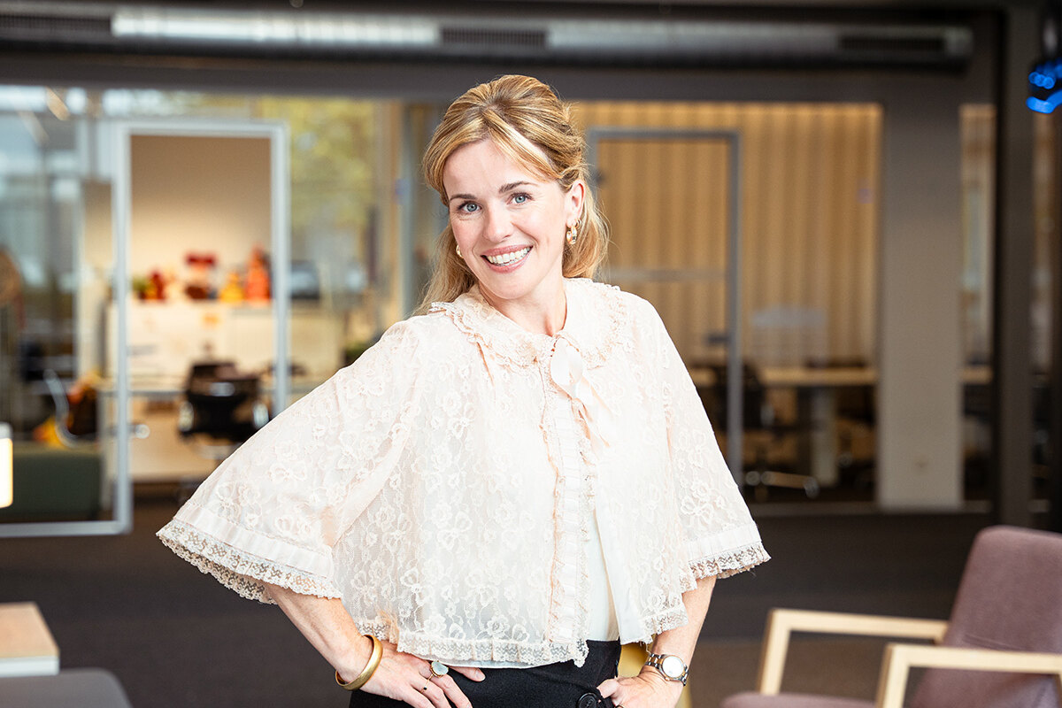 Josje Huisman te zien in Studio 100 SingAlong in Symphony!