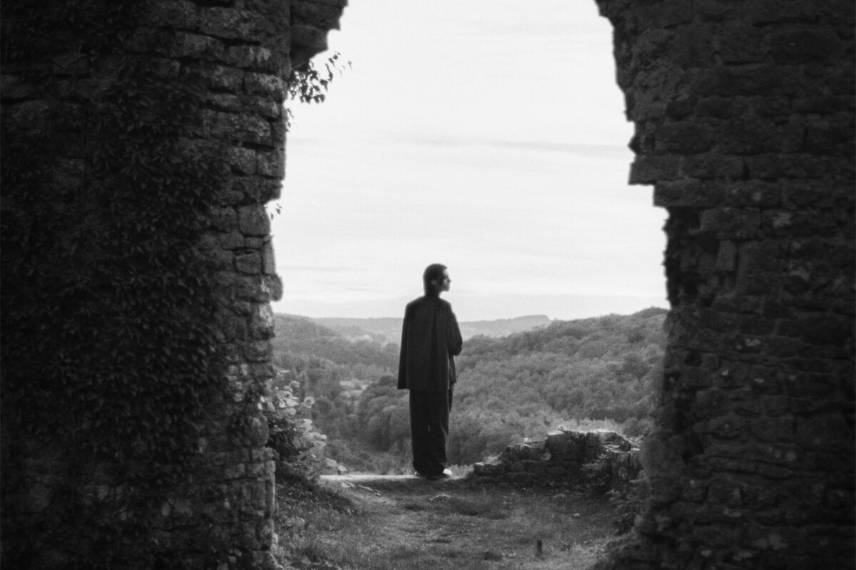Morpheus welcomes a dreamworld on debut album ‘May I Come In?’ - Out March 12th