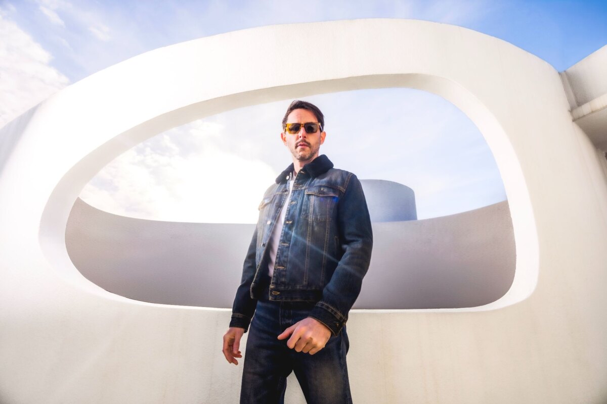 French maestro The Avener reimagines classic 'Porque Te Vas' by Jeanette!