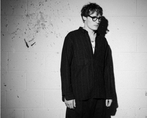 Oscar Farrell deelt track slow me down