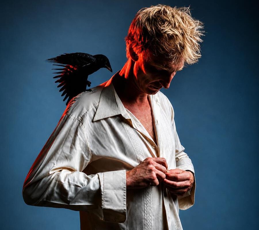 Mathieu Engels strikt Belgische topmuzikanten voor kwetsbare single ‘Angela’