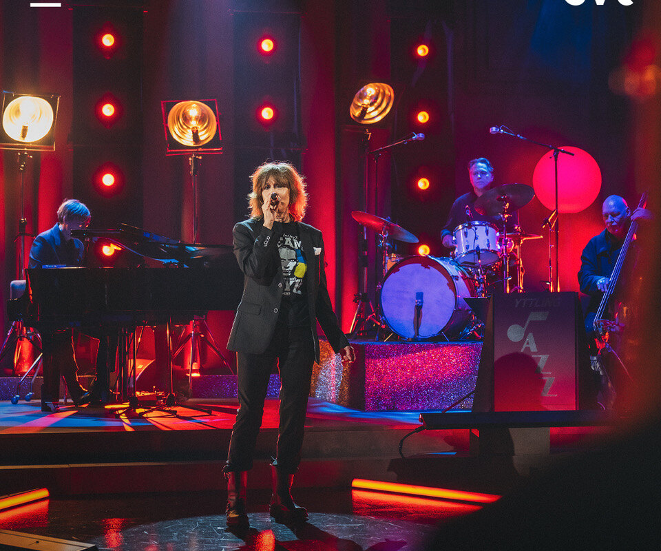 Yttling Jazz joined forces with Chrissie Hynde, the iconic frontwoman of The Pretenders, for a live performance of The Doors’ classic “People Are Strange”