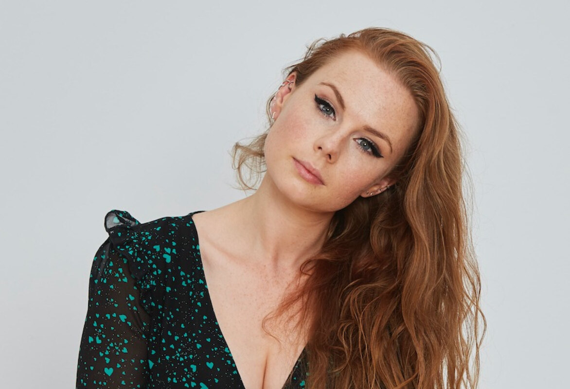 Roseanna releases beautiful love song 'Yes'