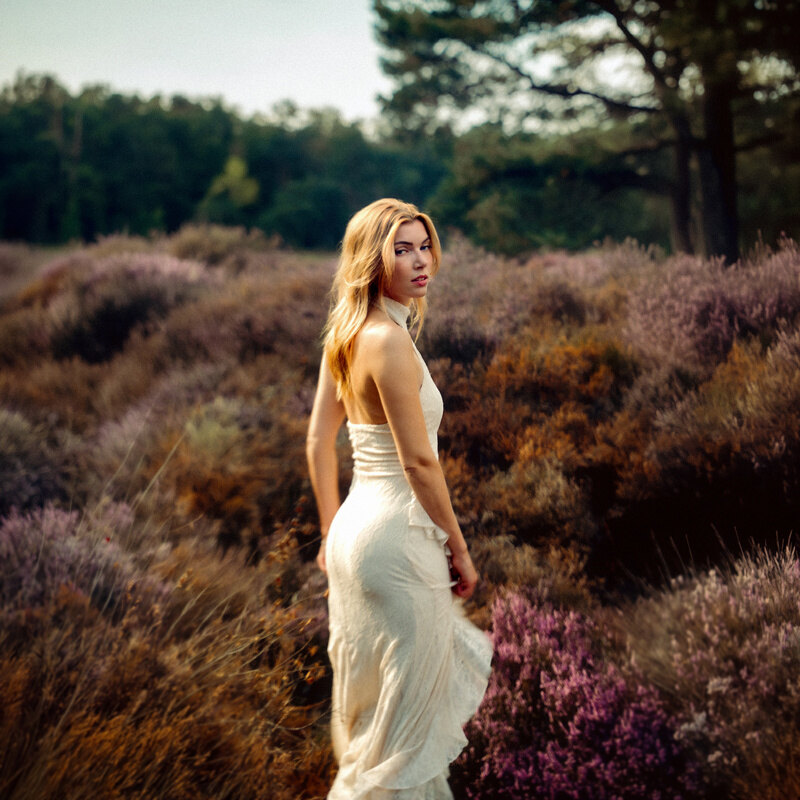 Hannah Mae lanceert single "Adem Uit Adem In"