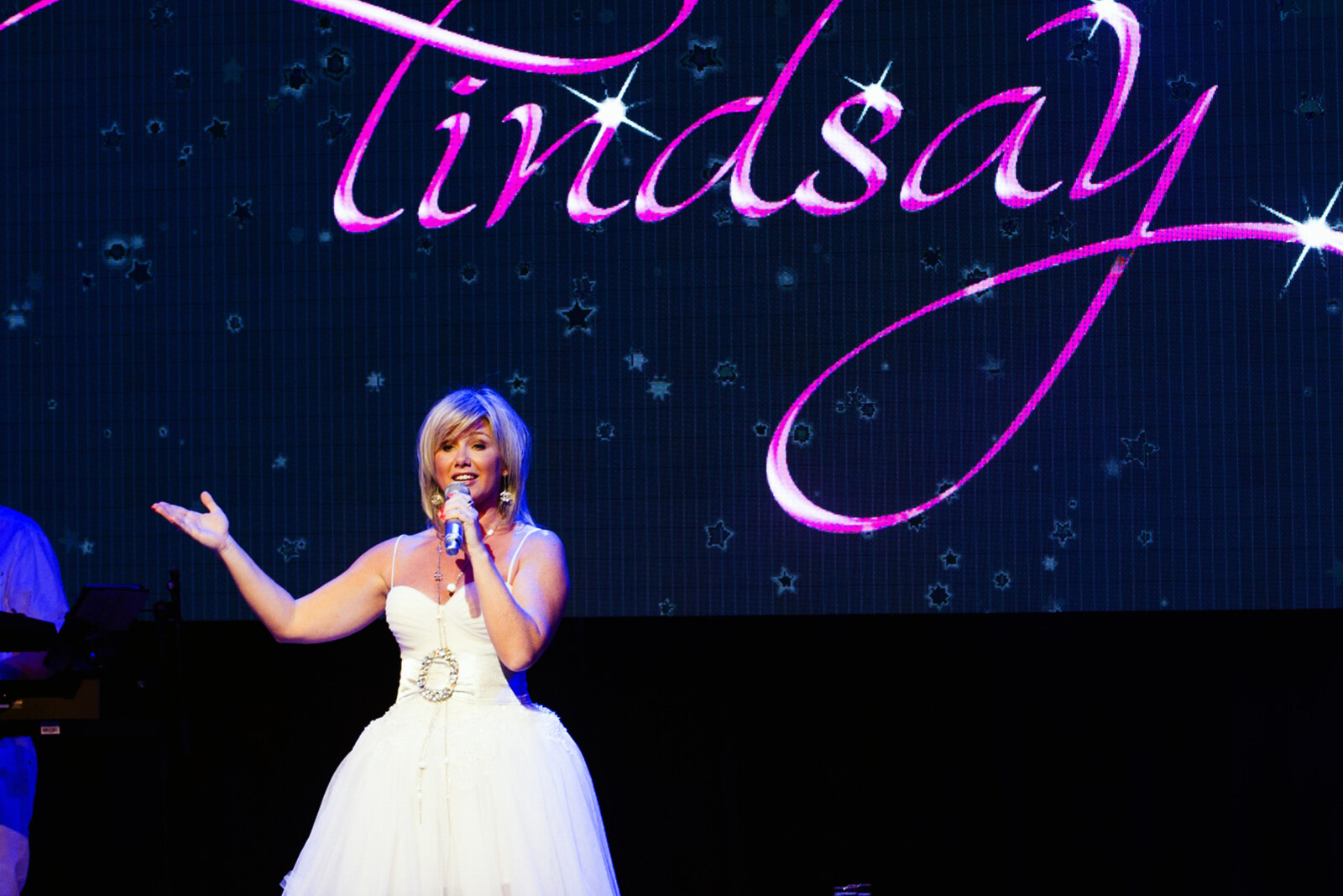 Lindsay overtuigt tijdens eerste - 'uitverkochte' - live concert