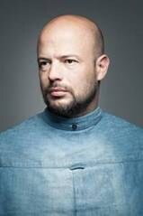 Uniek zaalconcert: Flip Kowlier met 40-koppig orkest onder leiding van Andrew Powell in Kortrijk