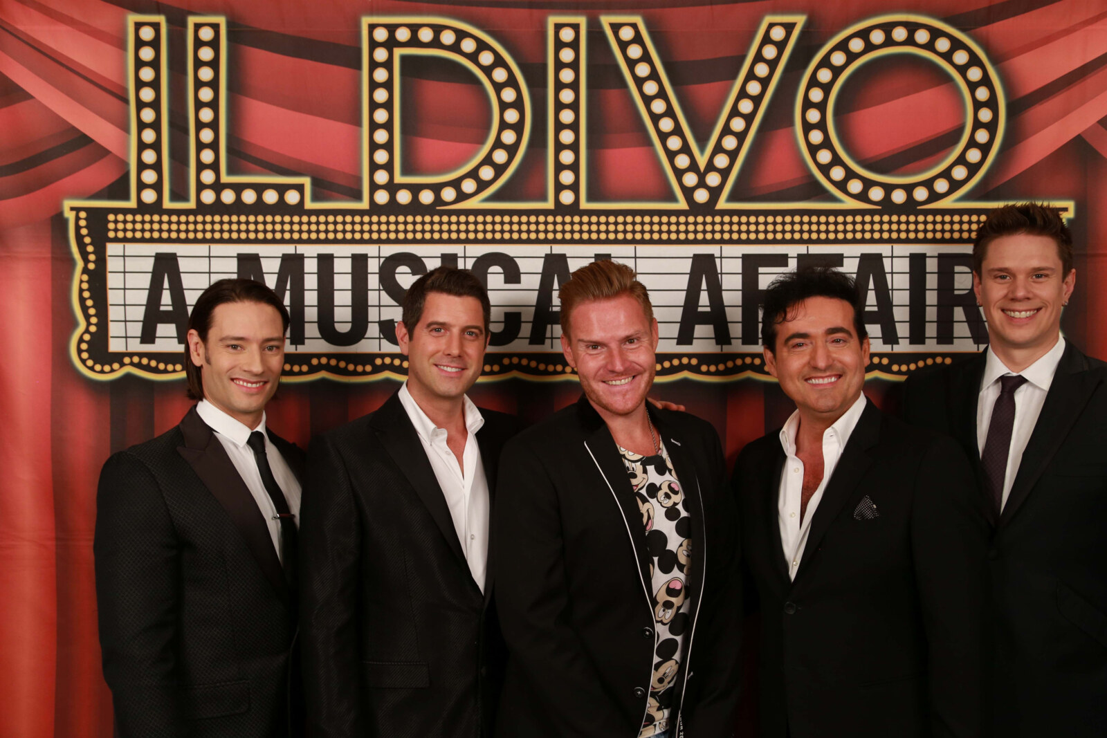 Michael Lanzo ontmoet zijn grote voorbeelden van Il Divo