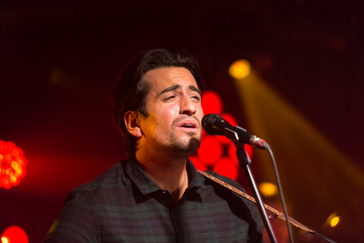 Dotan warmt ons op tot sauna-level in de gezellige Cube van Q-Music