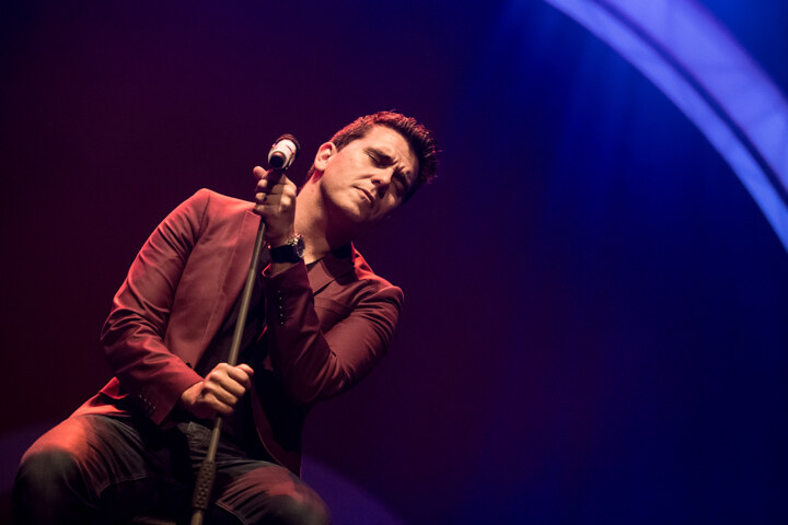 Jan Smit weet het publiek moeiteloos te charmeren