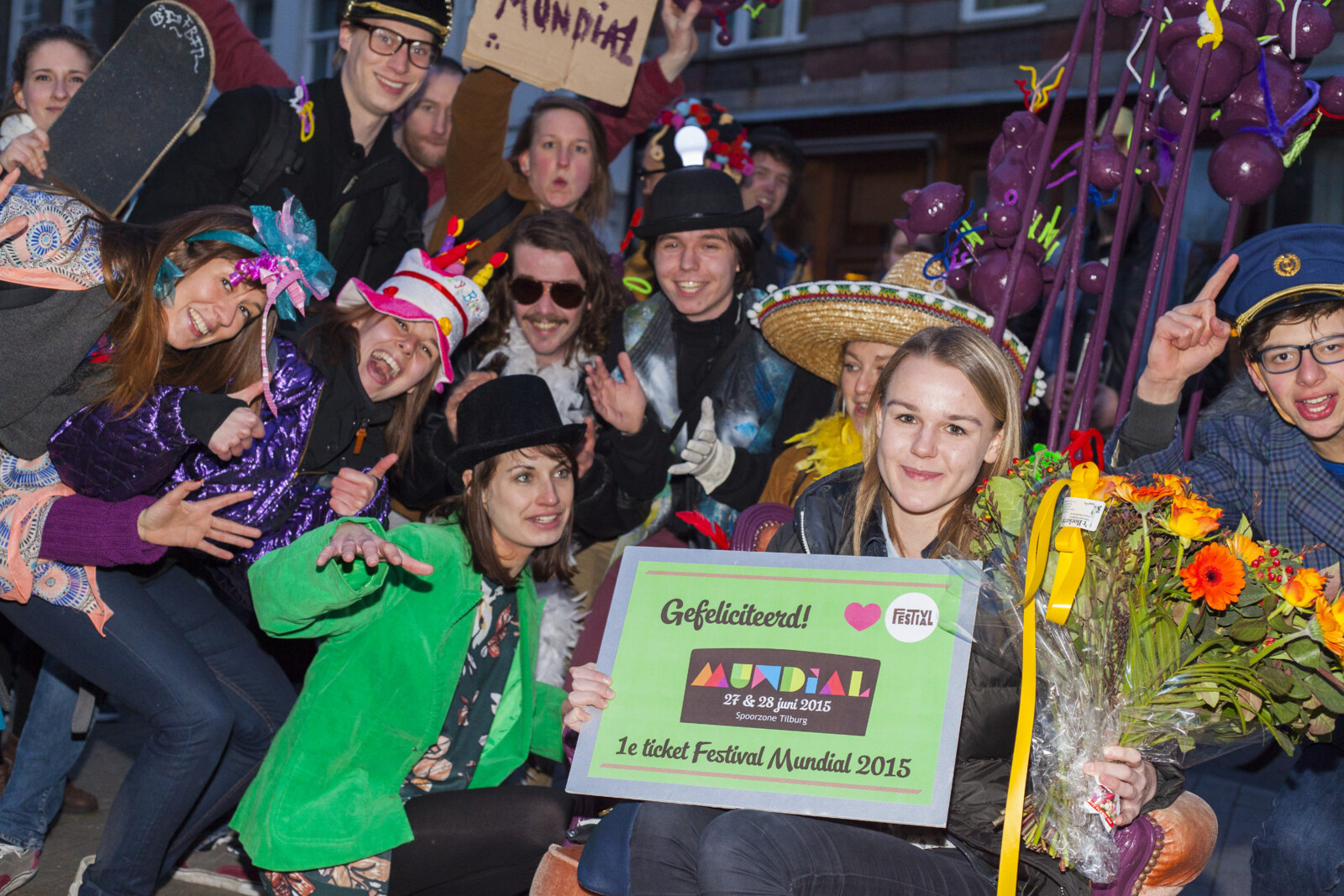 Winnares eerste kaartje Festival Mundial wordt verrast op Station Tilburg!