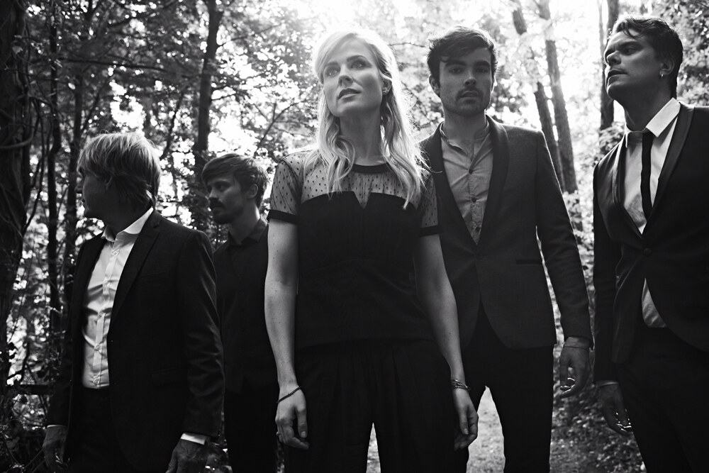 Ilse DeLange met The Common Linnets in Stadsschouwburg Antwerpen op vrijdag 20 mei 2016