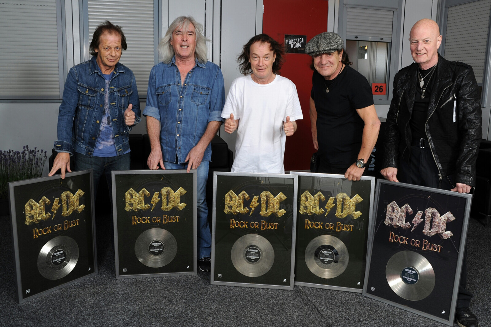 AC/DC viert platinum sales voor "Rock Or Bust" in Dessel