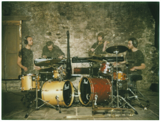 Terug na het busongeluk: Hidden Orchestra!