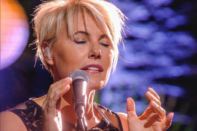 Liefde voor Muziek: Belle Perez maakt bossanova van Sioen-hit, ballade van Dana Winner gaat door merg en been