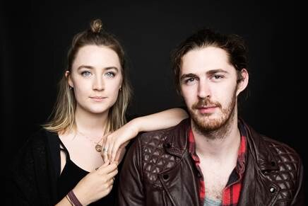 Hozier & Saoirse Ronan vestigen samen de aandacht op de problematiek van huiselijk geweld