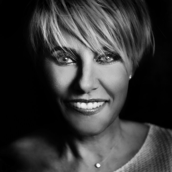 Dana Winner stelt nieuw album "Puur" voor