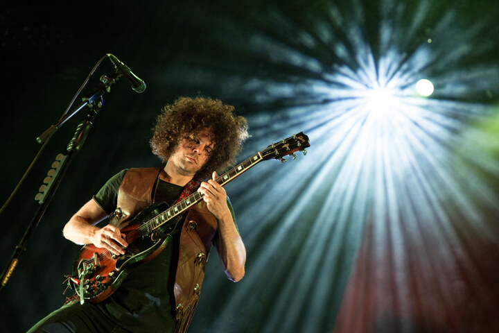 Wolfmother laat het publiek van 013 dansen