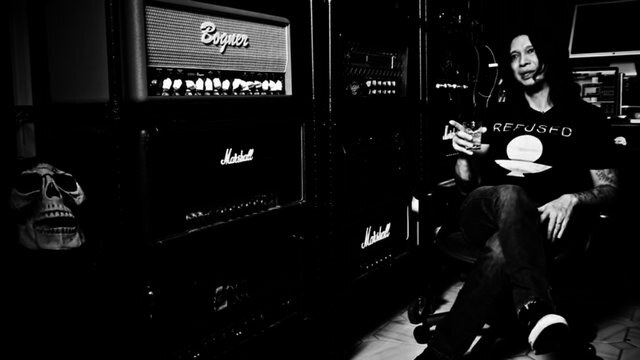 Rob Cavestany talks about the guitars on »The Evil Divide«!