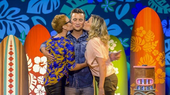 Niels Destadsbader viert verjaardag in Is er Wifi in Tahiti?