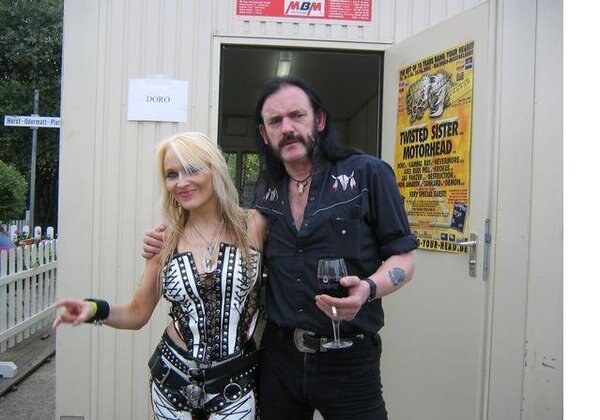 Doro pays tribute to Lemmy with new video!