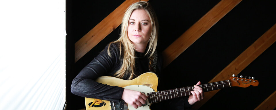 Blueszangeres Joanne Shaw Taylor stelt haar nieuwste album 'Wild' voor.