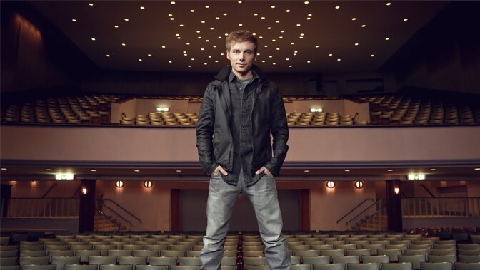Goochelaar Nicholas verbaast met "Echt" in Theater Elckerlyc