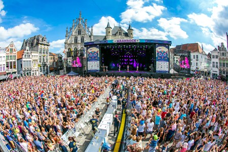 Maanrock wordt nog meer een totaalbelevenis
