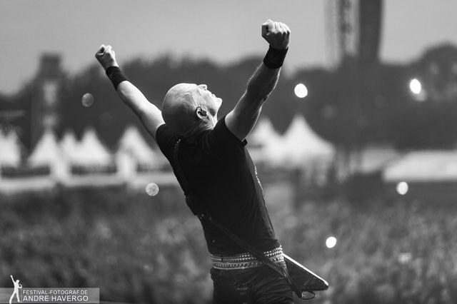 Accept unleash 'Die By The Sword (live at Wacken)' clip!