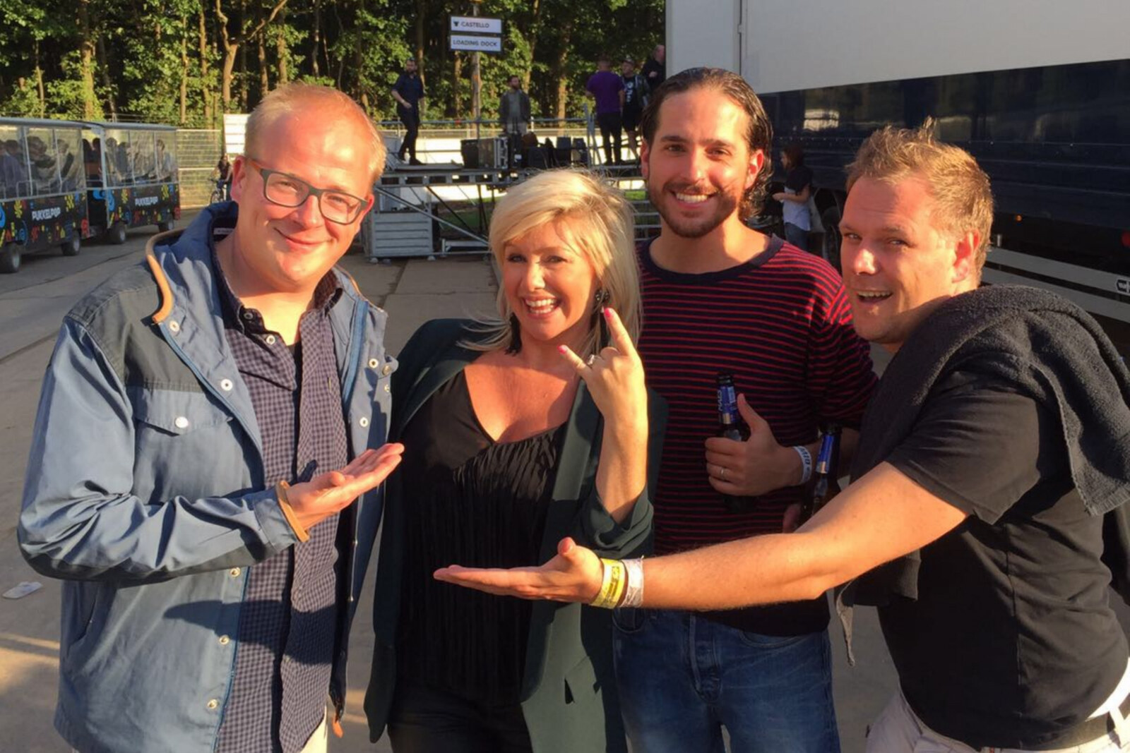 Lindsay kleurt Sausfeesten van De Ideale Wereld op Pukkelpop