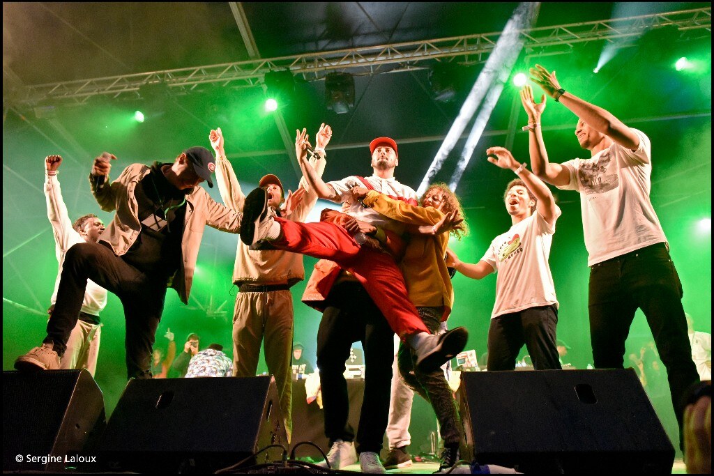 Herbeleef de zomer met een nieuwe show van Niveau4 in de AB