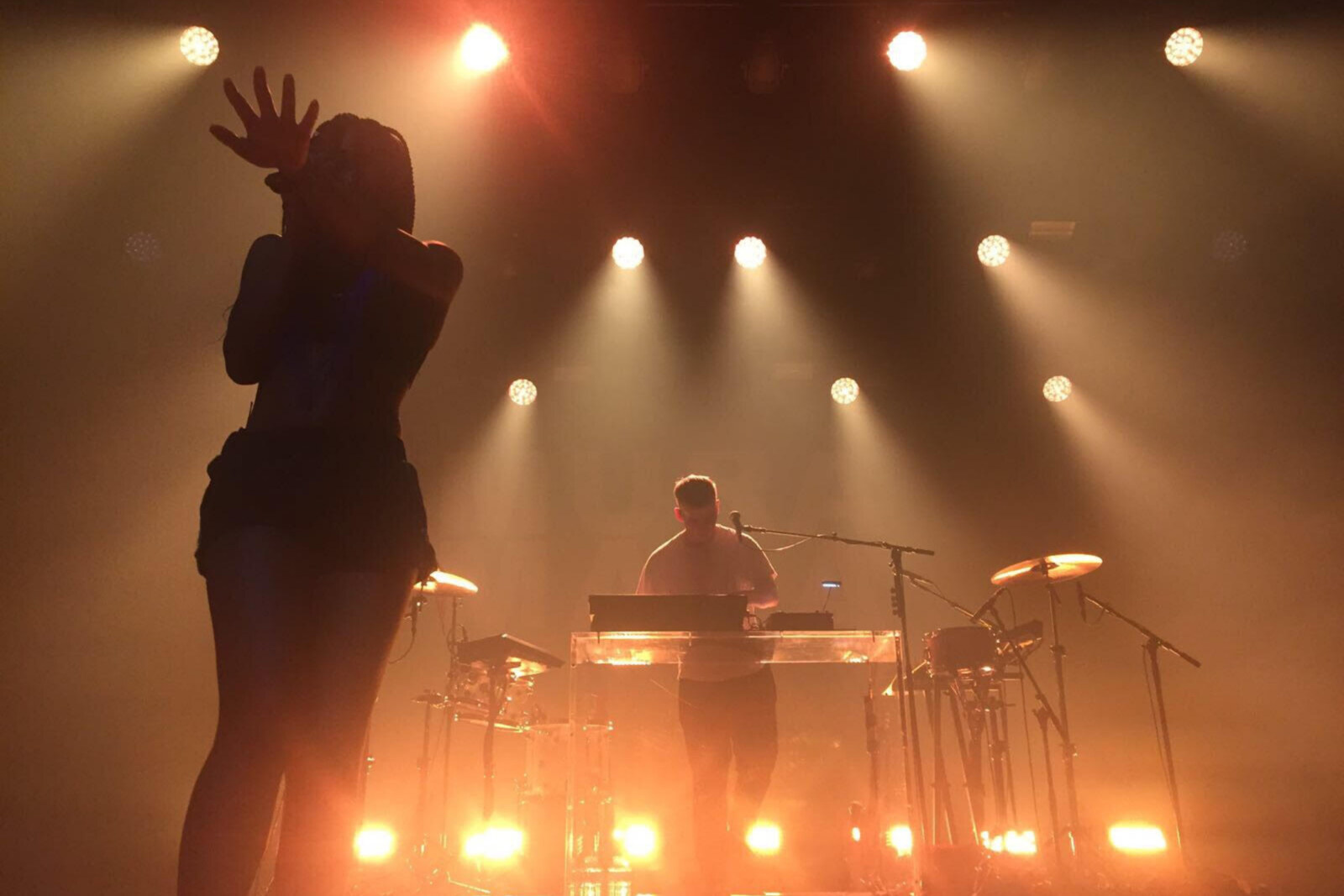 Schuchtere Mura Masa pakt uit met talent in Ancienne Belgique