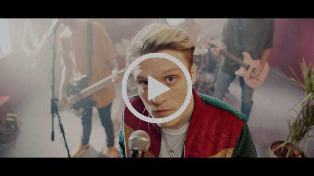 Neck Deep: new video for their single "Parachute"
