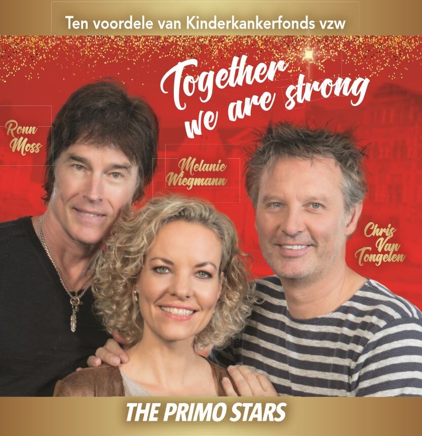 Chris Van Tongelen, Ronn Moss en Melanie Wiegmann zingen 'Together We Are Strong' voor het Kinderkankerfonds.