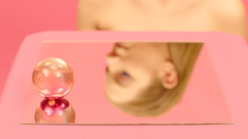 Levya announces "sauna" album