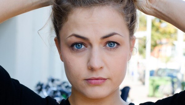  Actrices Frances Lefebure en Daphne Wellens meters van het JEF festival