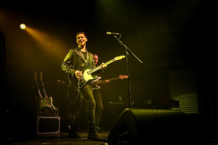 Laurence Jones in april naar Nederland voor voorjaarstour