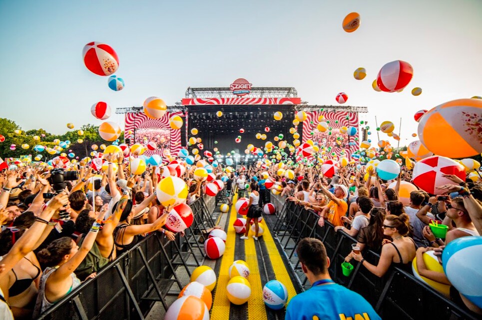 Arctic Monkeys toegevoegd aan de affiche van Sziget