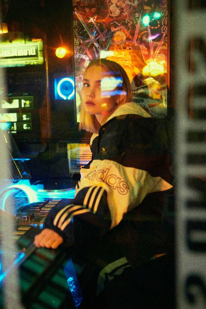 Becky & The Birds release debut single 'Holding On' 