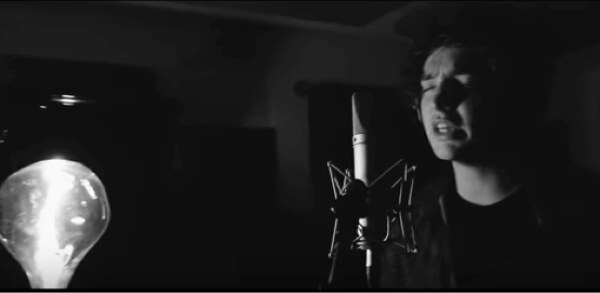 Dan Owen releases acoustic piano version of 'Icarus'