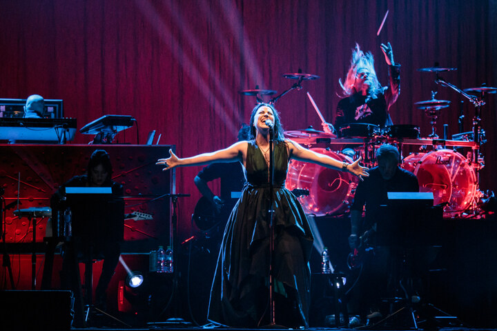 Evanescence betoverend in Paleis 12