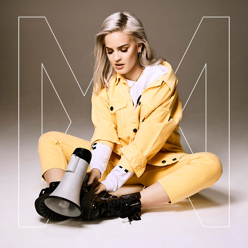Anne-Marie stelt album Speak your Mind voor
